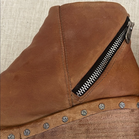 A.S.98 Boots Women’s 37 Tan Leather Zip Up Ankle Booties with Studded Wedge - Picture 15 of 15
